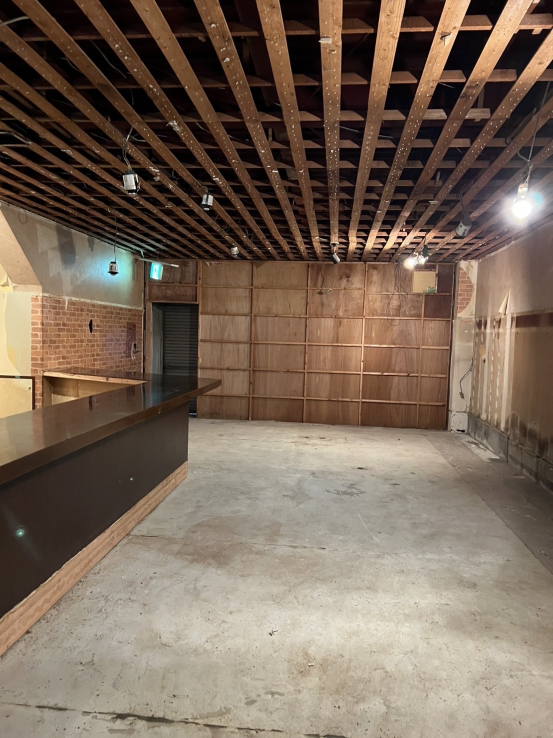 内部解体後　店舗